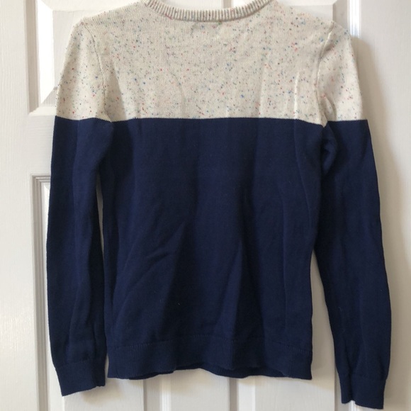 Lands’ End bundle. A long sleeve flipy tee and a sweater. T is large sweater XL. - Picture 4 of 13